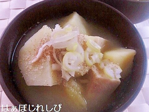 じゃがいもと高野豆腐のごま味噌汁✿